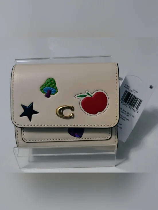Coach Wallet Star Print NWT - Picture 3 of 10